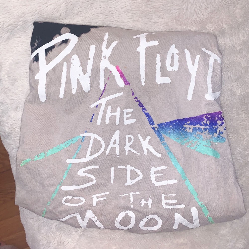 Pink Floyd Graphic Tee🤍